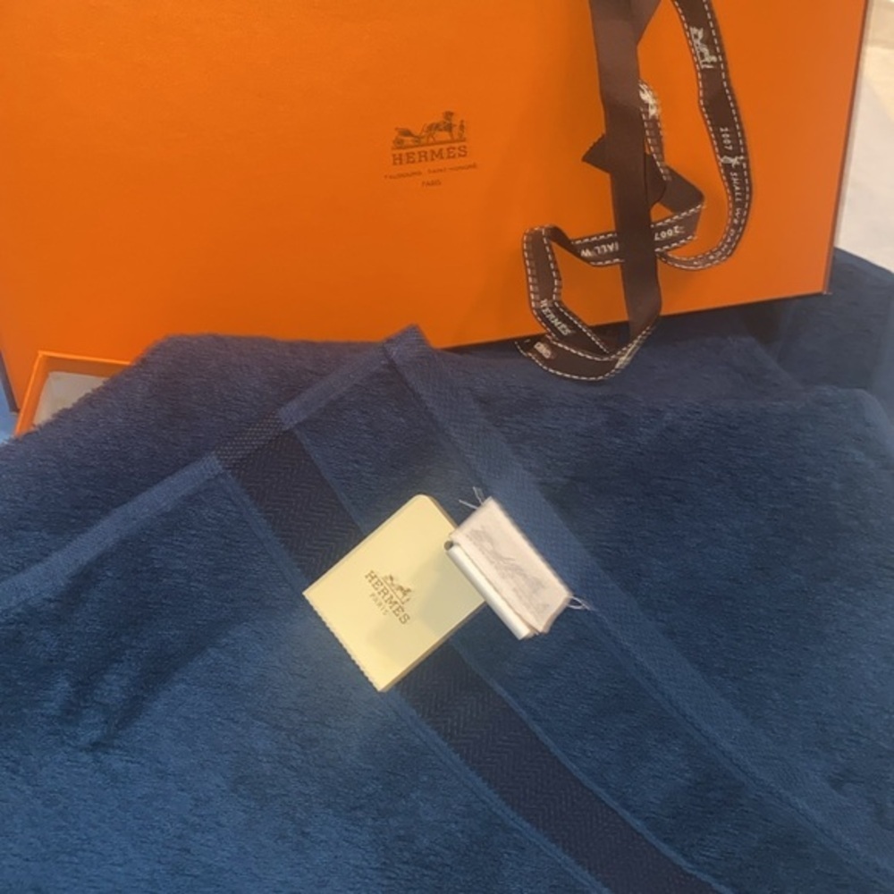 Hermes Towel Blue unisex in box and tag new